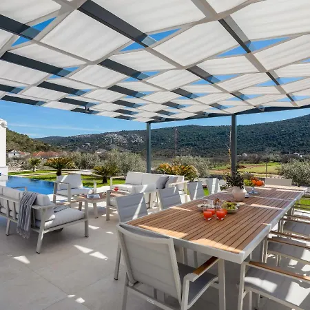 Dolac By Interhome Willa Marina